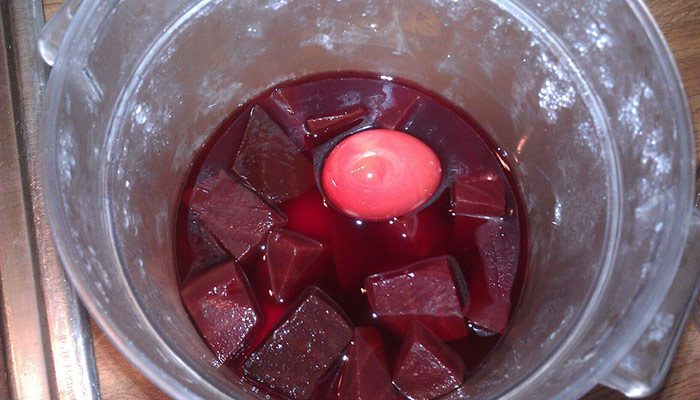 Pickled Eggs With Beets – A Pennsylvania Favorite